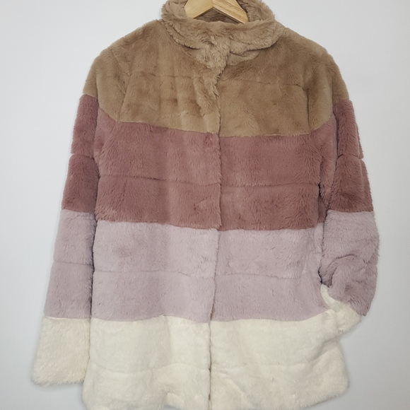 NWT Fuzzy Neutral Stripe Coat - Picture 6 of 6